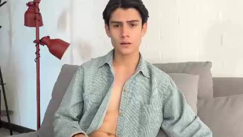 Snapshot of hey_cesard chatting on July 7, 2026, 7:51 pm hey_cesard online show from July 7, 2026, 7:51 pm