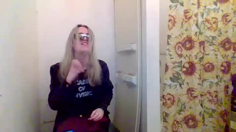 hey_mikky online show from February 11, 2025, 5:47 am