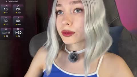 Snapshot of hey_nora_ chatting on July 8, 2026, 9:25 am Nora online show from July 8, 2026, 9:25 am
