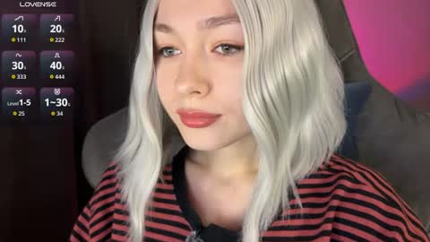 Snapshot of hey_nora_ chatting on July 12, 2026, 11:29 pm Nora online show from July 12, 2026, 11:29 pm