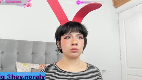 Noraly  online show from January 17, 2025, 1:24 pm