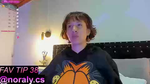 Noraly  online show from September 12, 2025, 4:45 am