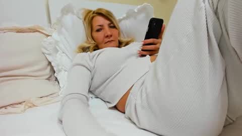 Heyheygrey online show from March 9, 2025, 1:37 pm