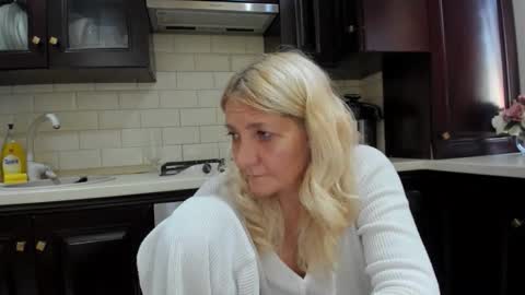 Heyheygrey online show from September 9, 2025, 1:43 pm