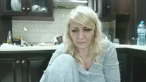 Snapshot of heyheygrey chatting on May 14, 2026, 9:32 pm Heyheygrey online show from May 14, 2026, 9:32 pm