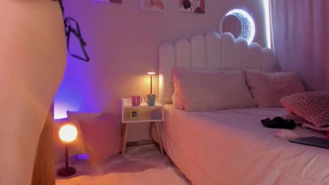 Martina Ricci Show schedule Monday to Friday 8am colombia time I work some weekends  online show from January 18, 2026, 7:06 pm