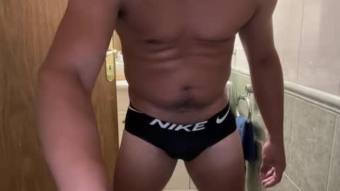 hhernan1 online show from January 16, 2025, 12:23 am