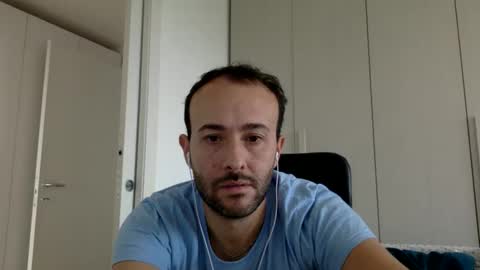 hhombre online show from November 7, 2025, 9:42 am