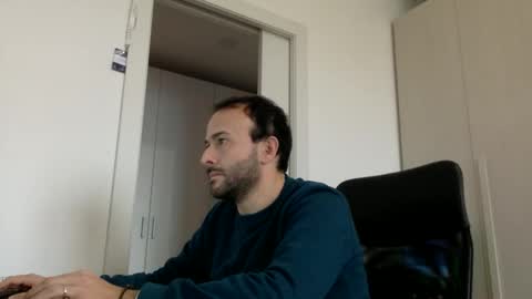 hhombre online show from December 22, 2025, 10:23 am
