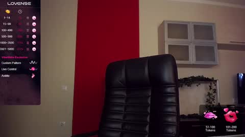 Lina online show from February 13, 2025, 11:17 am