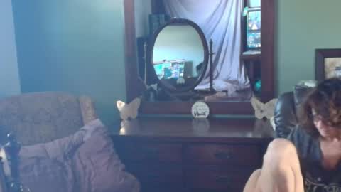 hidden_gold_milf online show from October 16, 2025, 6:09 pm