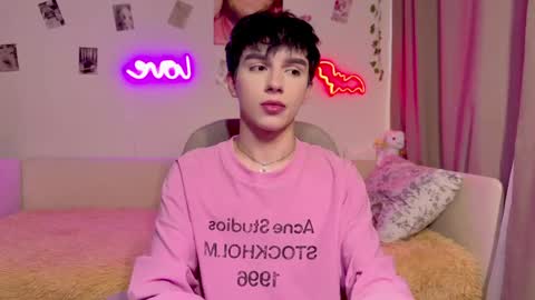 twinkvadusha online show from April 22, 2026, 3:57 pm