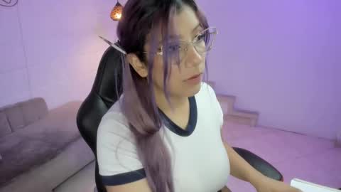 hikaru_dl online show from February 28, 2025, 11:01 pm