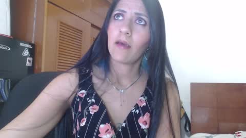 hilaril18 online show from January 23, 2025, 3:05 am