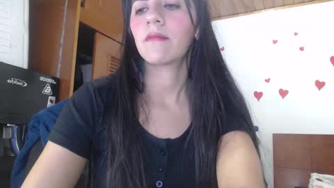 hilaril18 online show from February 24, 2025, 2:51 am