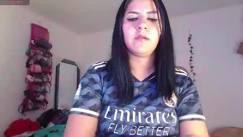 hilaril18 online show from June 11, 2026, 2:53 am