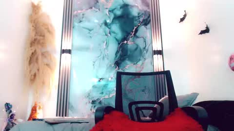 Hilary Avilan online show from September 8, 2025, 7:13 pm