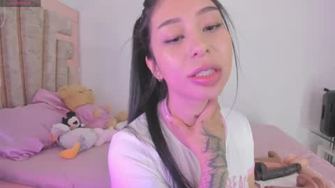 Snapshot of hilary_jones_22 chatting on May 23, 2026, 10:03 pm LUNA new account FOLLOW ME online show from May 23, 2026, 10:03 pm