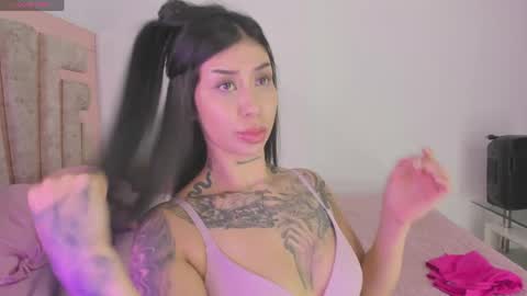 Snapshot of hilary_jones_22 chatting on June 1, 2026, 11:50 pm LUNA new account FOLLOW ME online show from June 1, 2026, 11:50 pm