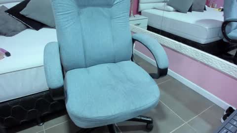 hilary_tailor online show from September 24, 2025, 11:24 am