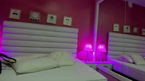 hilary_tailor online show from December 4, 2025, 10:57 am