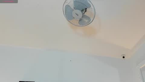 Snapshot of hilary_tailor chatting on January 6, 2026, 11:25 am hilary_tailor online show from January 6, 2026, 11:25 am