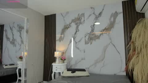 Hilary Thomsom online show from March 8, 2026, 12:42 pm