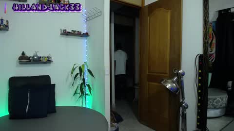 Snapshot of hill_and_jack chatting on January 22, 2025, 12:27 am Hill and Jack online show from January 22, 2025, 12:27 am