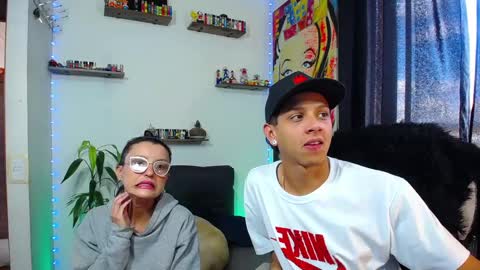 Snapshot of hill_and_jack chatting on January 23, 2025, 8:13 pm Hill and Jack online show from January 23, 2025, 8:13 pm