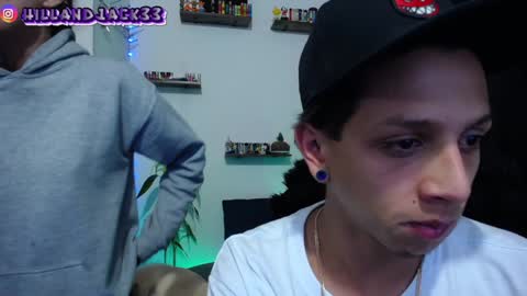 Snapshot of hill_and_jack chatting on January 24, 2025, 12:52 am Hill and Jack online show from January 24, 2025, 12:52 am
