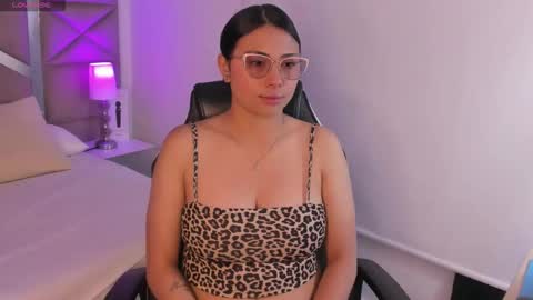 himari53 online show from May 1, 2026, 1:59 pm