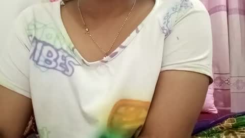 himuhimu22 online show from February 25, 2025, 4:31 pm