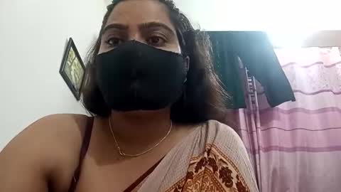 himuhimu22 online show from October 8, 2025, 9:12 pm