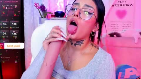  Karol  Independent Model online show from February 12, 2025, 6:40 am