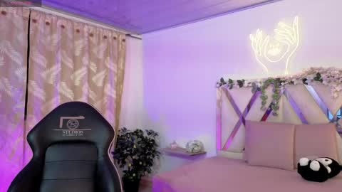 HINNA online show from April 9, 2026, 3:28 am