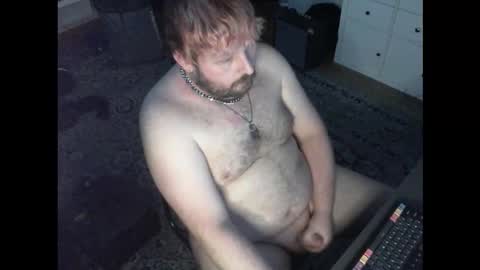 Snapshot of hipguy91 chatting on October 31, 2025, 11:39 pm hipguy91 online show from October 31, 2025, 11:39 pm