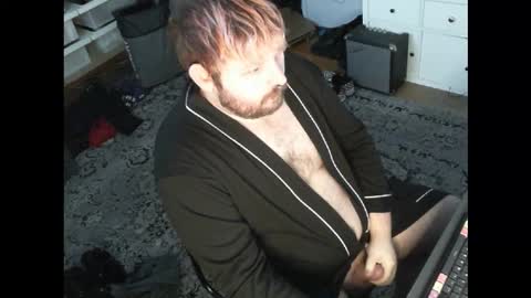 Snapshot of hipguy91 chatting on November 27, 2025, 6:54 pm hipguy91 online show from November 27, 2025, 6:54 pm