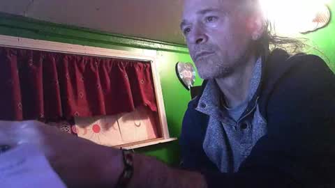 Snapshot of hippiedad333 chatting on February 1, 2026, 6:01 am hippiedad333 online show from February 1, 2026, 6:01 am