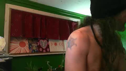 hippiedad333 online show from April 19, 2026, 9:41 am