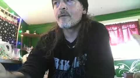 hippiedad333 online show from May 11, 2026, 7:33 pm