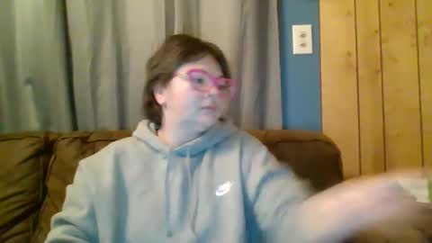 Bella online show from February 13, 2025, 4:11 am