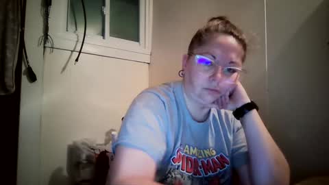 Bella online show from October 8, 2025, 12:03 pm