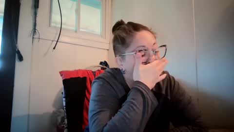 Bella online show from October 12, 2025, 12:26 pm