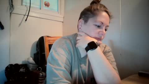 Bella online show from October 21, 2025, 12:17 pm