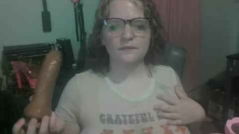 Snapshot of hippybambi chatting on June 20, 2026, 1:30 am Hippy online show from June 20, 2026, 1:30 am