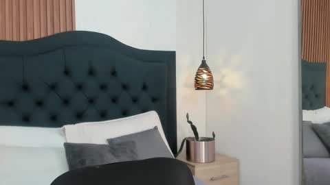 Hisoka online show from September 14, 2025, 12:15 pm