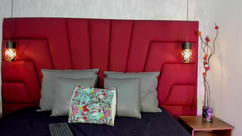 Hisoka online show from September 22, 2025, 11:45 am