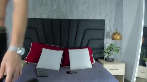 Hisoka online show from October 24, 2025, 2:30 am