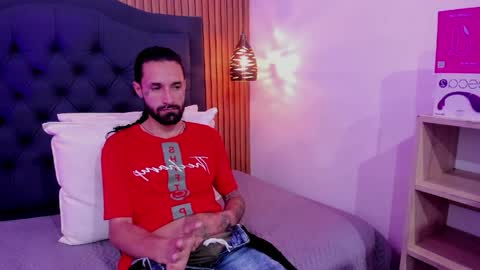 Hisoka online show from April 7, 2026, 8:20 pm