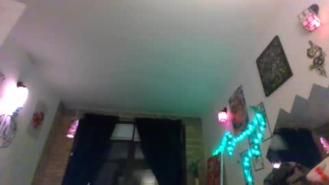 hknox714 online show from November 23, 2025, 2:22 am